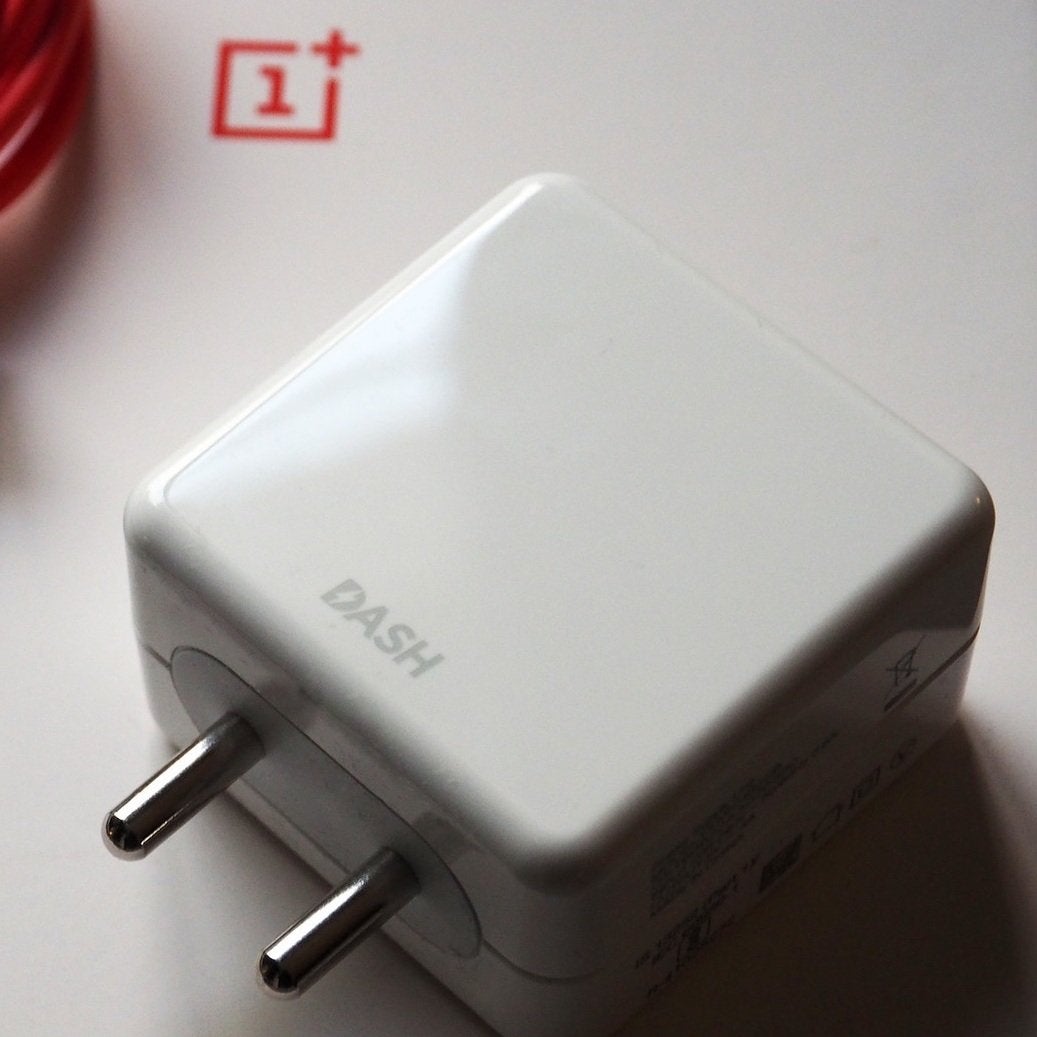OnePlus Dash Power Adapter And Type-C USB Cable